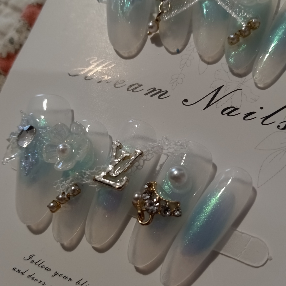 LV Gems Iridescent Nail Art Set with Pearl Gold And Blue Accents